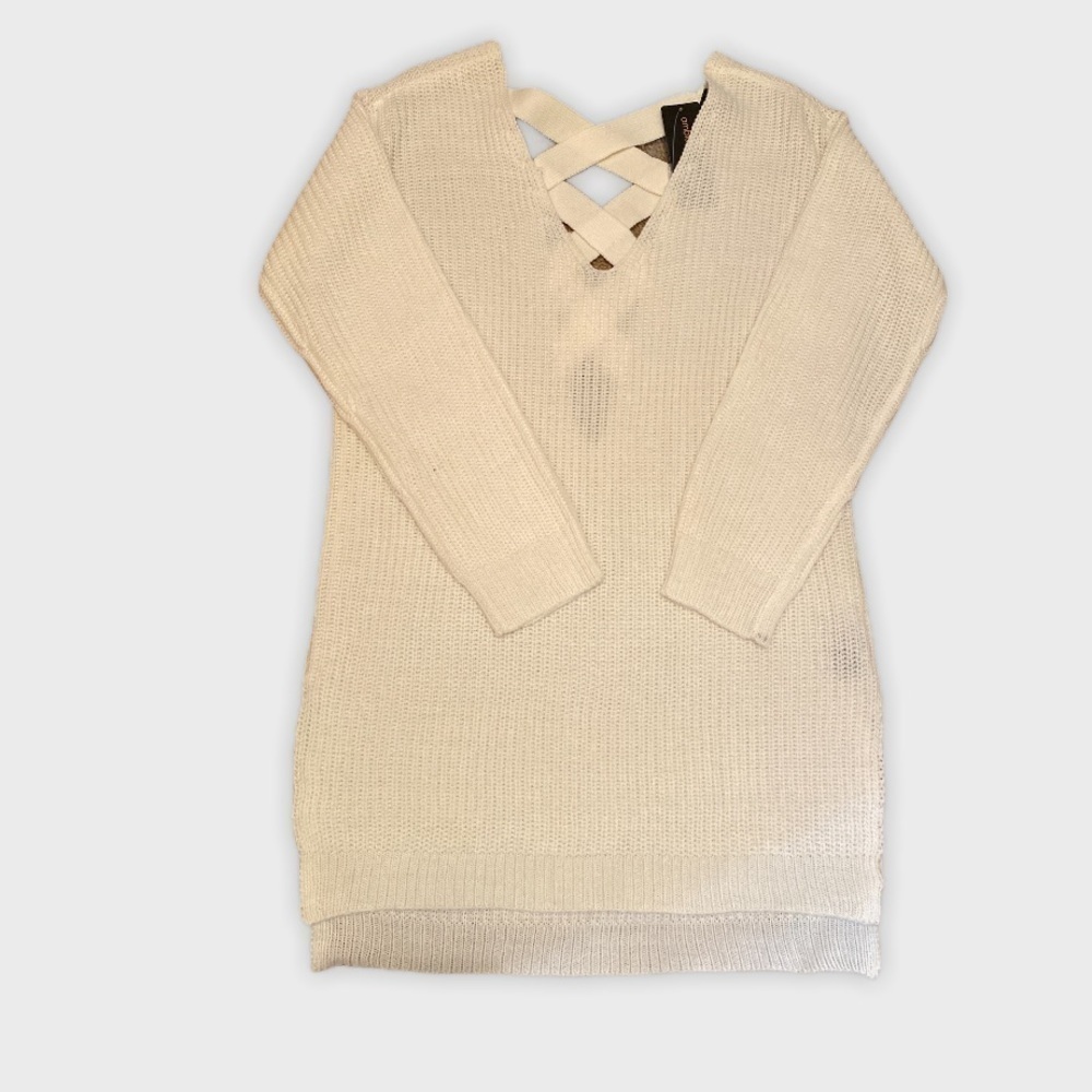 Sweater v-neck Ivory w/criss cross back. NWT. S